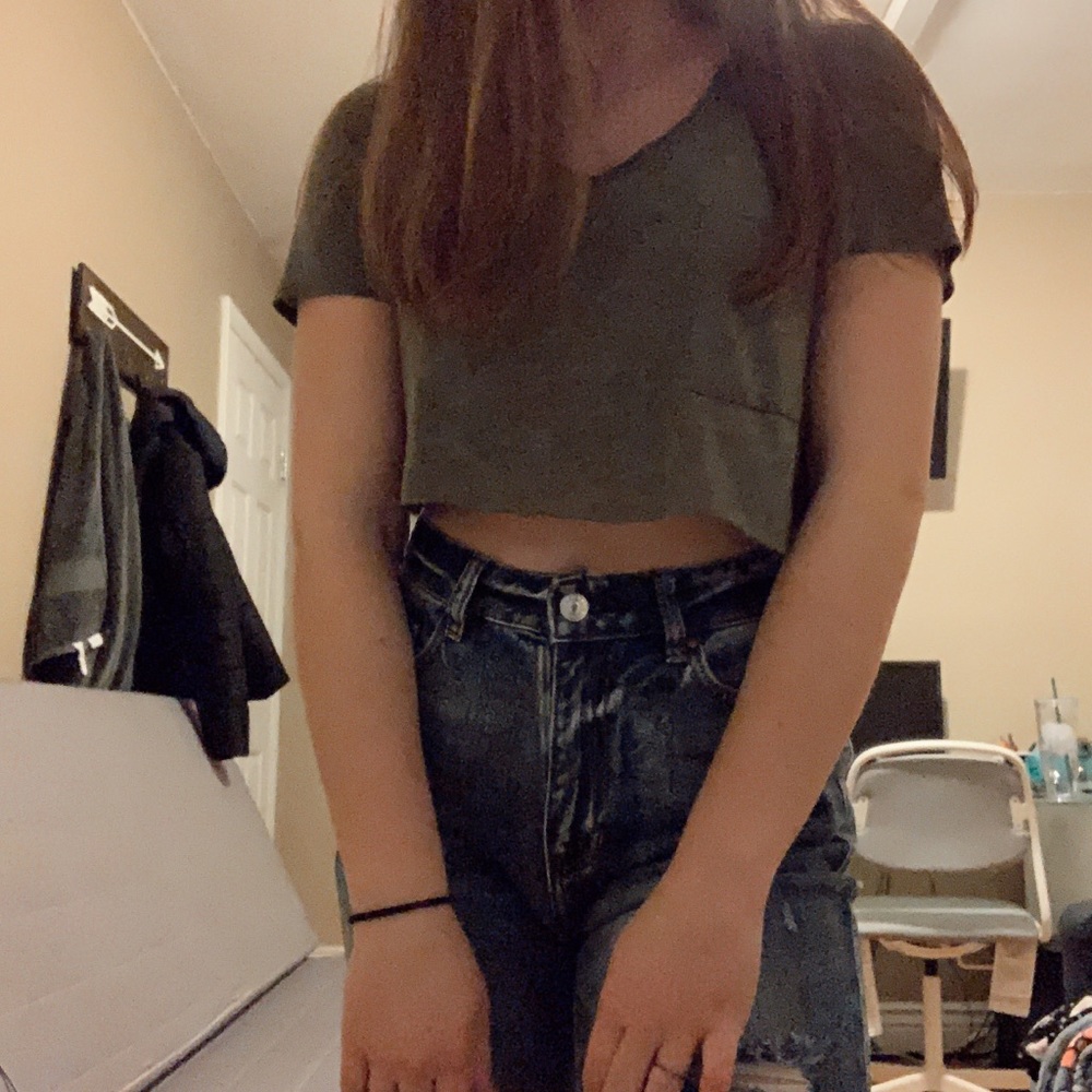 Cropped garage tshirt